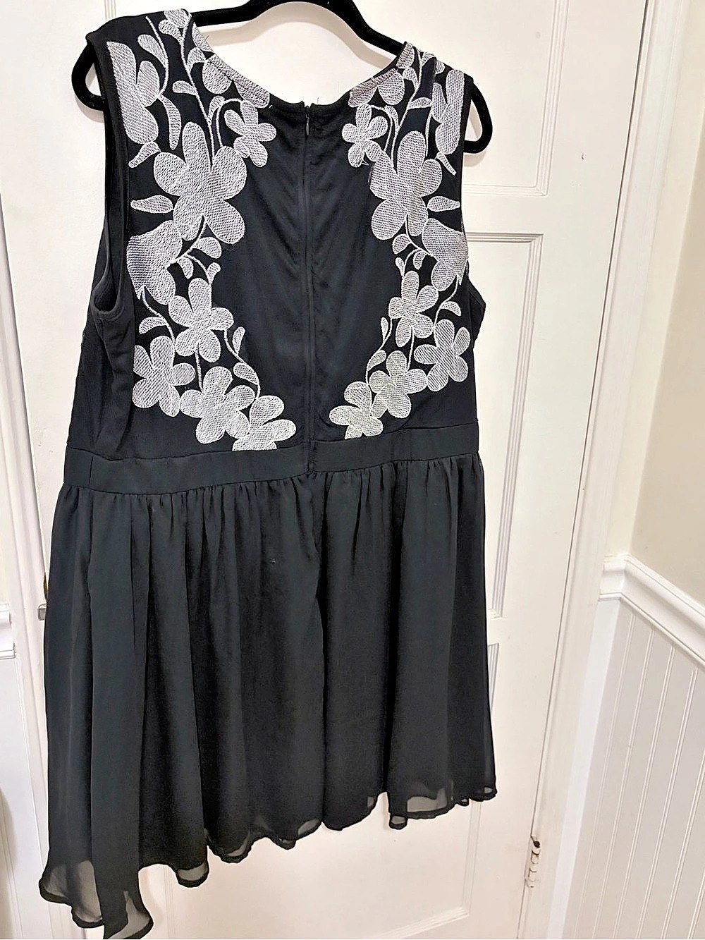 lordlette Black & Silver Embroidered Mini Dress Size 2X Like New